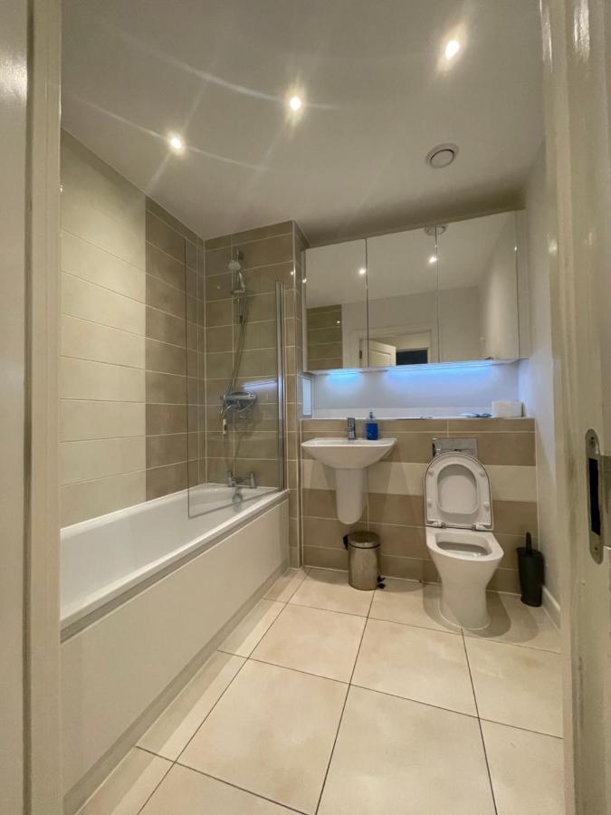 Amazing Apartment Moments Away From The Heart Of London Exterior foto